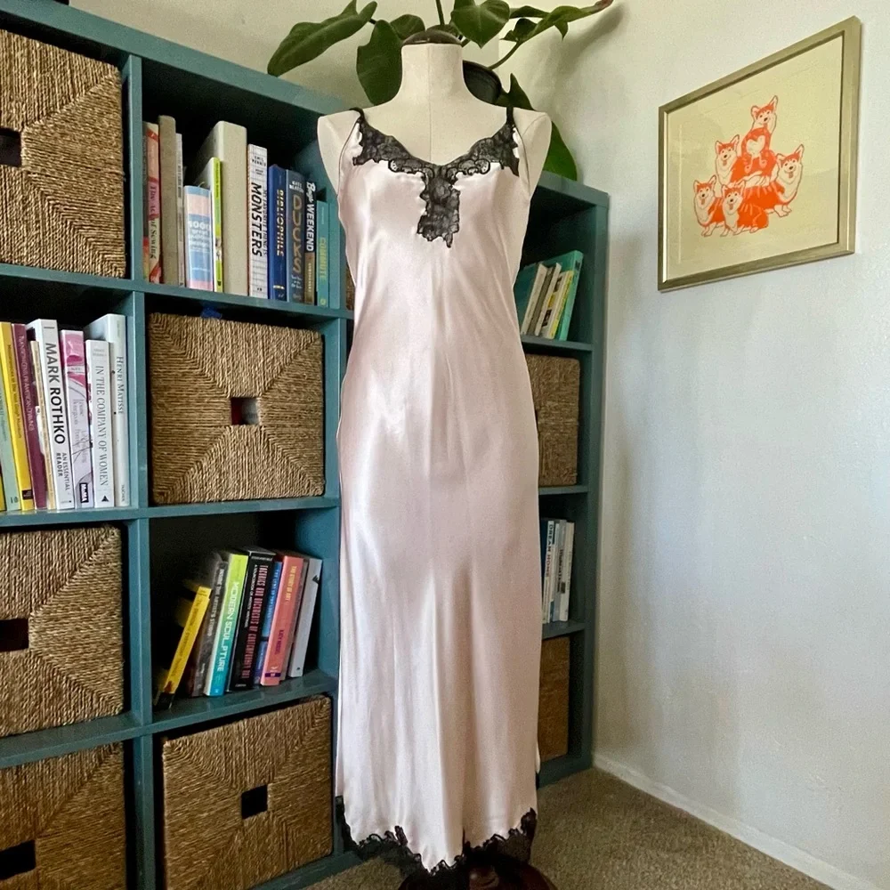 Oscar De La Renta Blush Pink Long Satin Slip Dress with Black Lace - Size XS - Picture 1 of 11